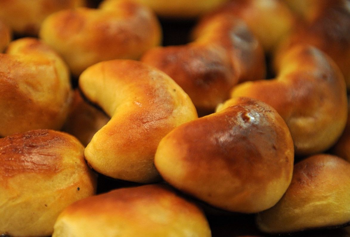 Latvian Bacon Buns (Pīrāgi)