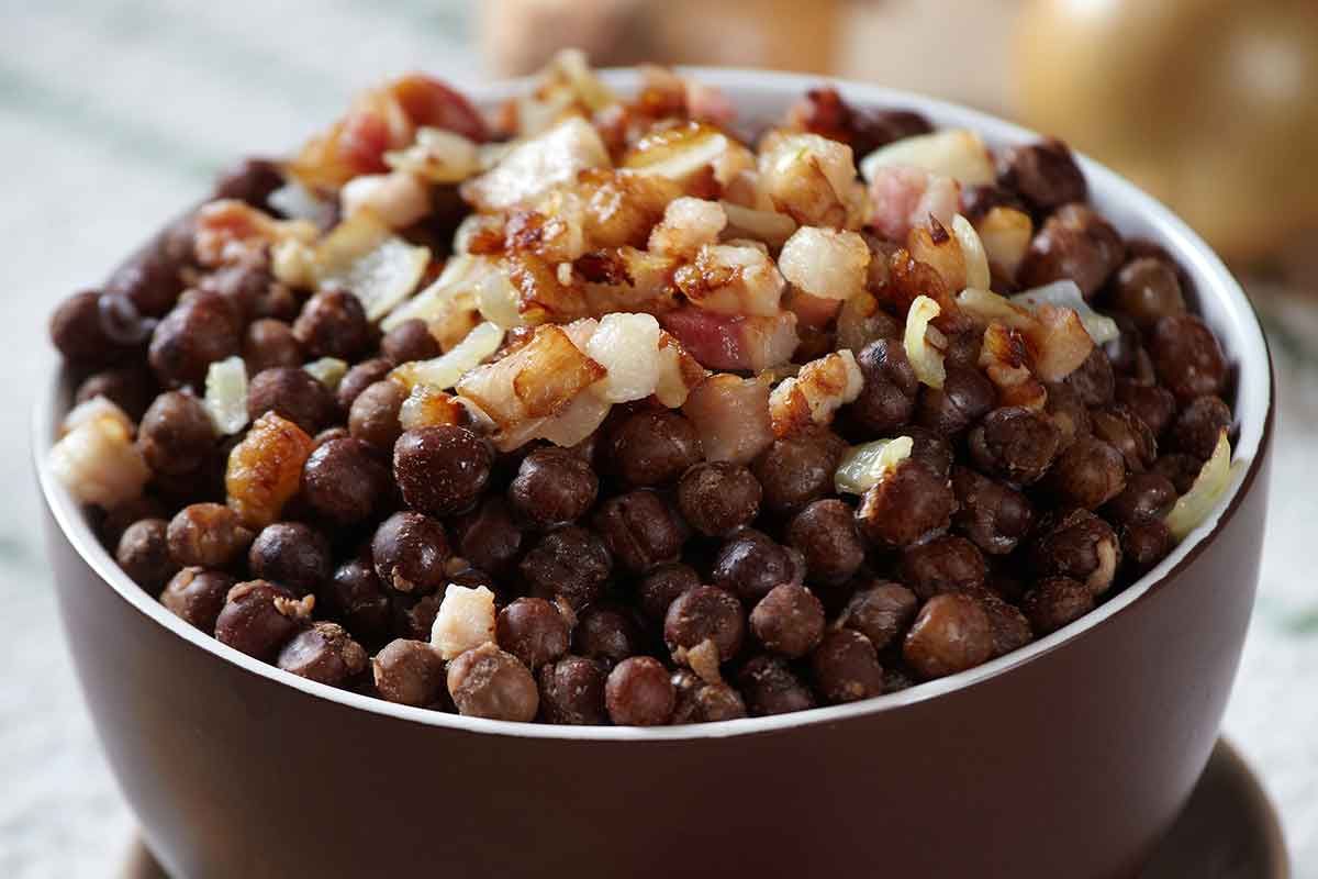 Grey Peas with Bacon (Pelēkie Zirņi ar Speķi)